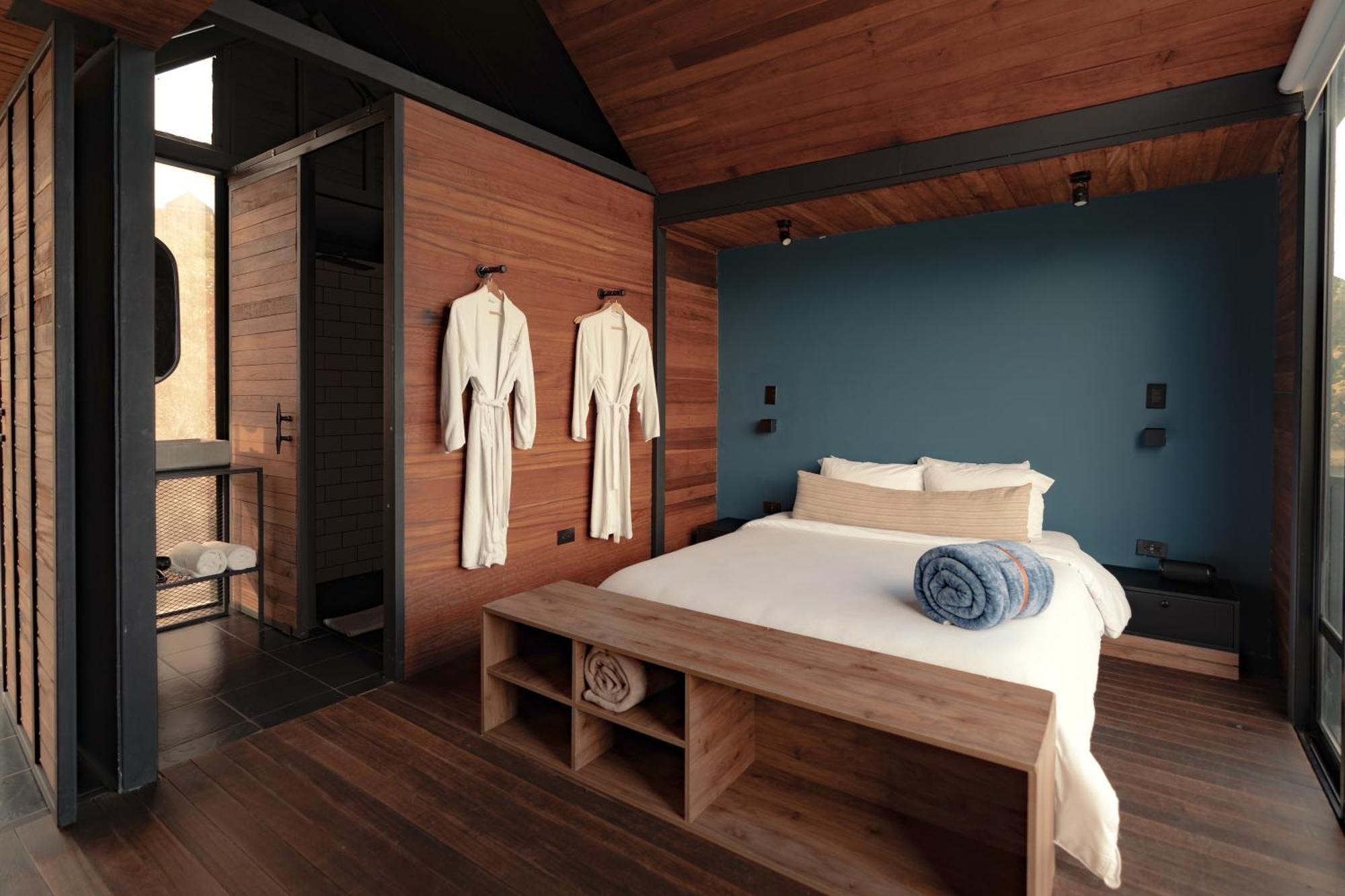 The Boato Hotel กัวตาเป ภายนอก รูปภาพ A bedroom at the hotel