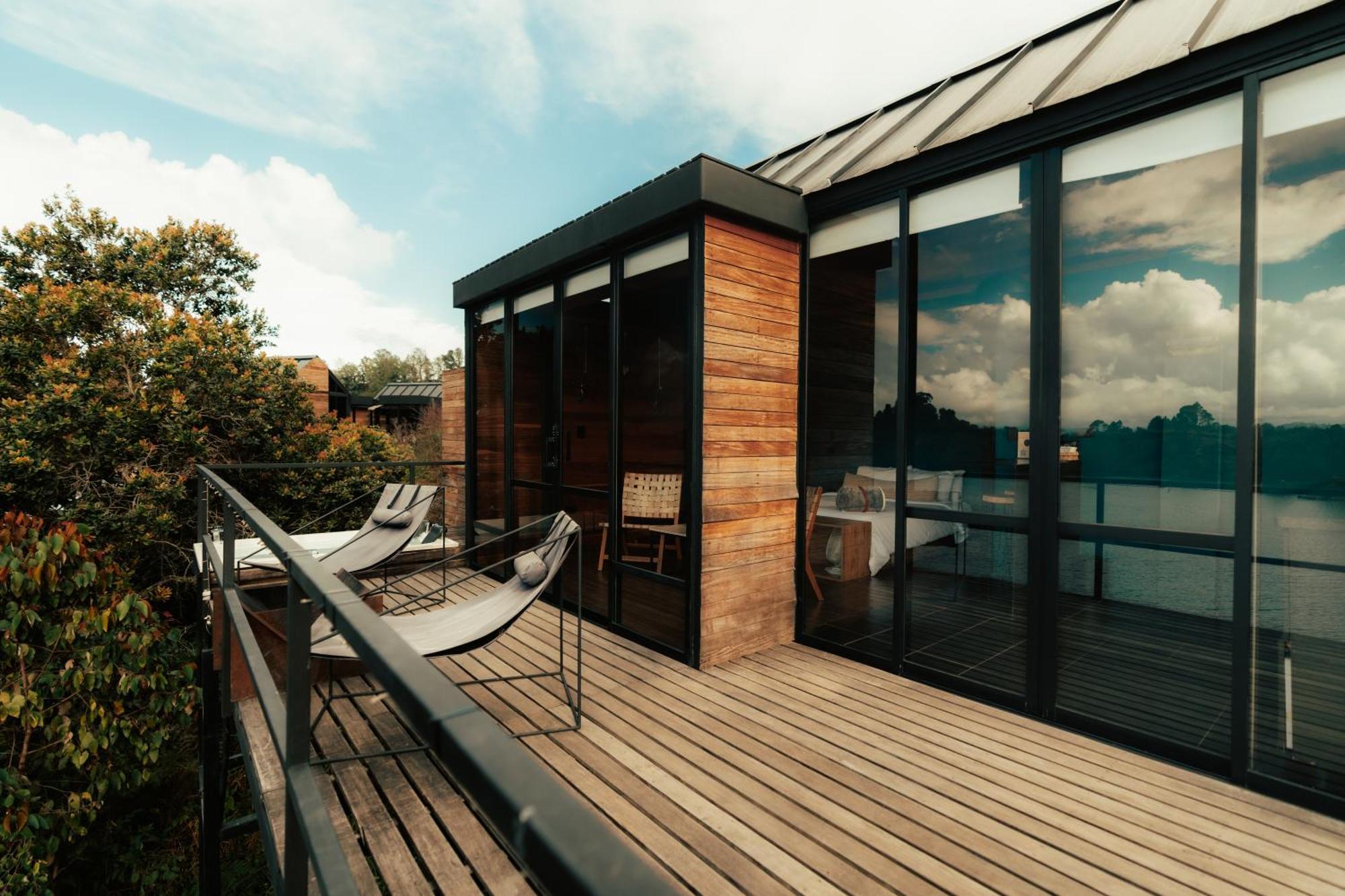 The Boato Hotel กัวตาเป ภายนอก รูปภาพ The roof terrace