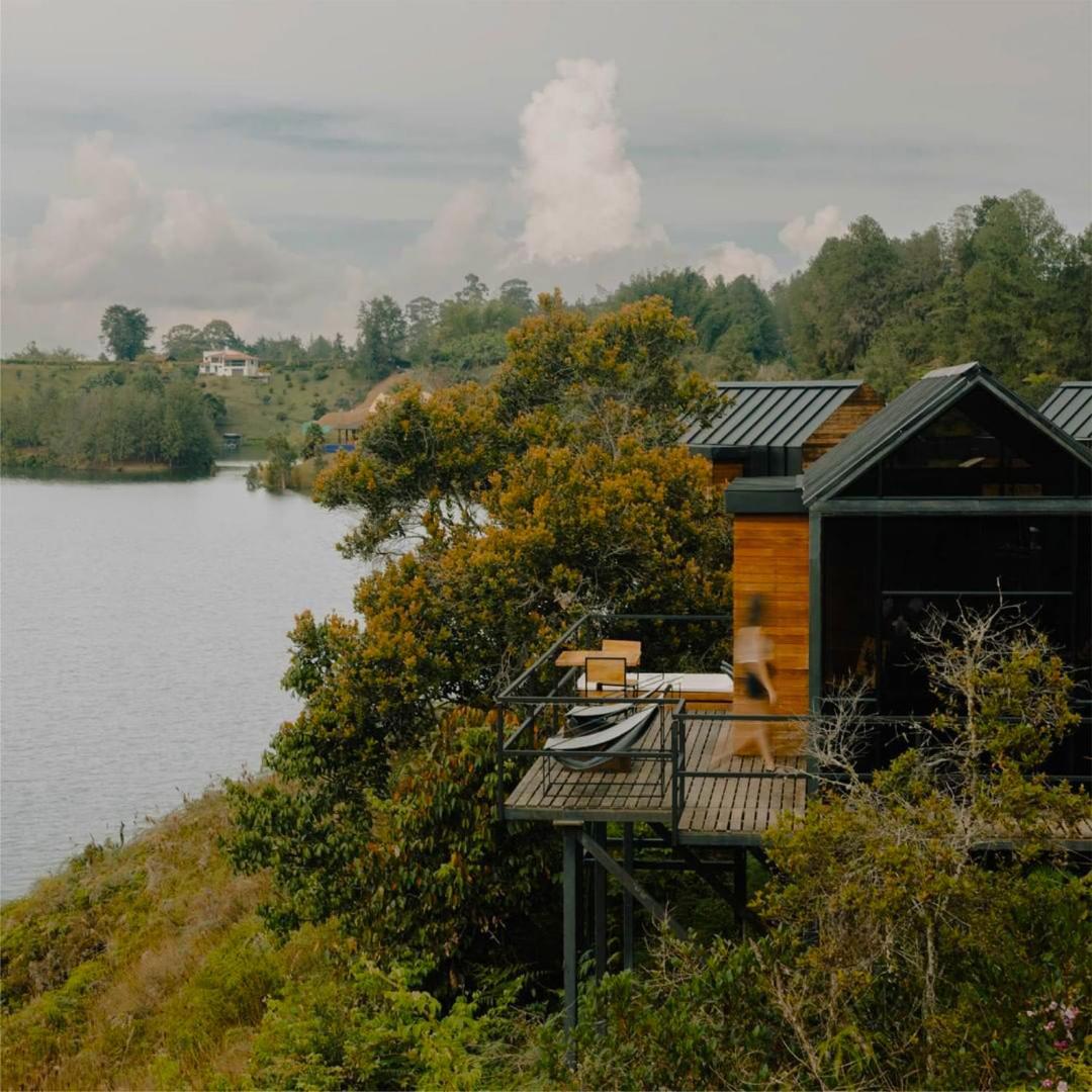 The Boato Hotel กัวตาเป ภายนอก รูปภาพ The view from the hotel