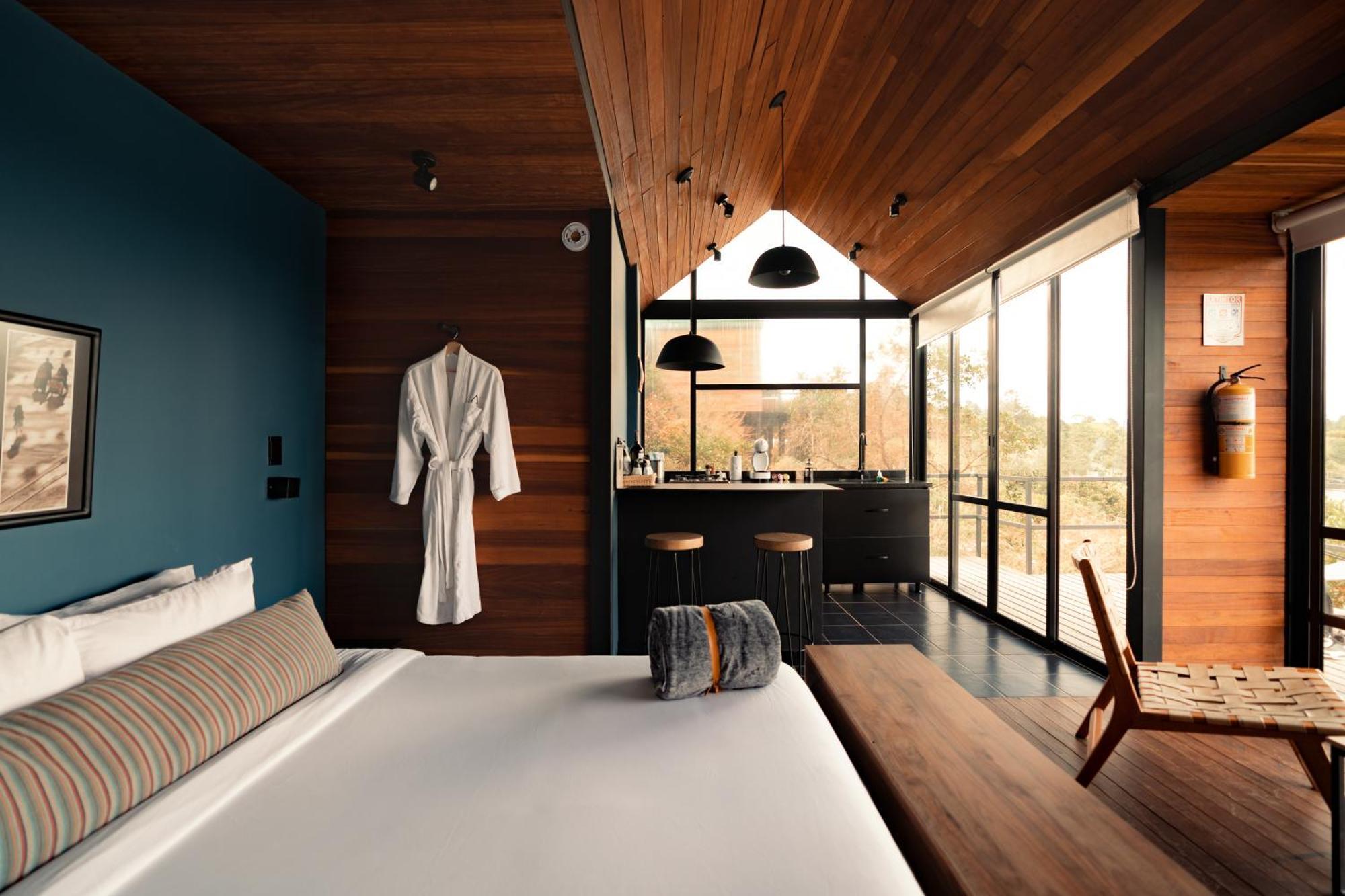 The Boato Hotel กัวตาเป ภายนอก รูปภาพ A bedroom at the hotel
